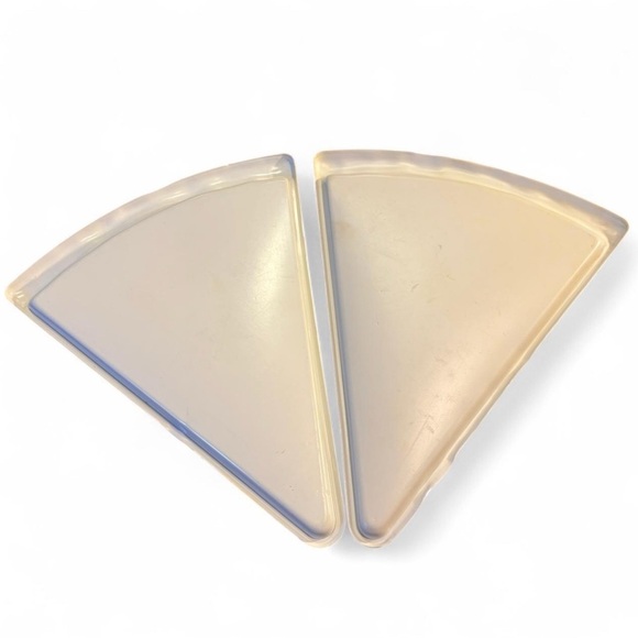 Vintage 90s Deborah Mallow Pizza Slice Shaped Plastic Party Plate Lot of 2 - Picture 2 of 5